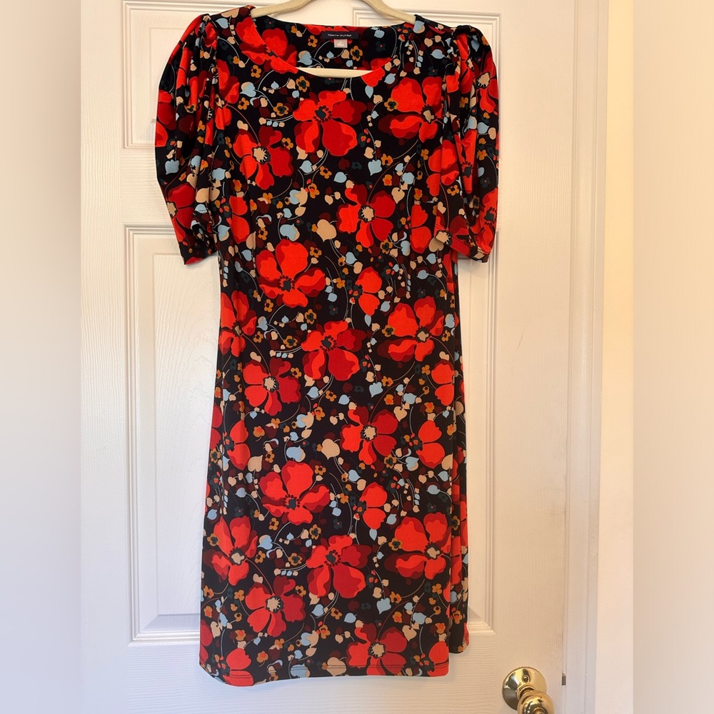 Tommy Hilfiger red poppy floral dress. Size 6